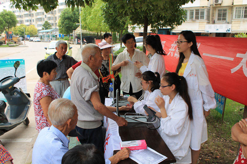 �F(tu��n)�(du��)�ɆT���M(f��i)����^(q��)����y(c��)��Ѫ�����ܵ����񂃵�ٝ�p������ϣ�����Զ��һЩ�@�ӵĻ��(d��ng)��