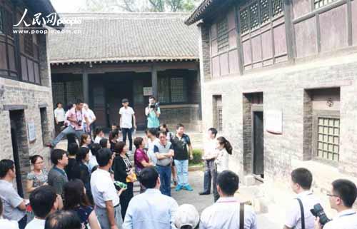 ���L�F(tu��n)�ɆT�ڰ�·܊һ���Ŏ�˾��fַ�J(r��n)�� ȡ�v������ꑼӽ� �z��