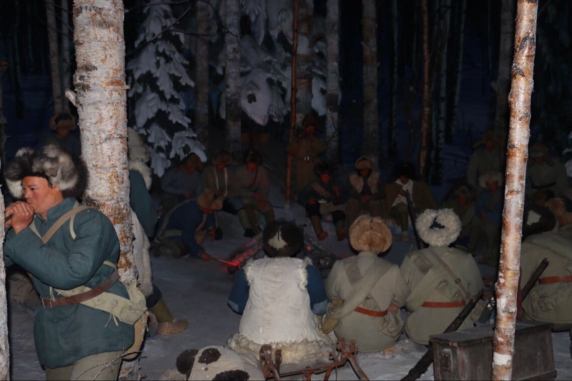 ���š�һ�ˡ��o(j��)���^��(n��i)��ӳ��(li��n)��(zh��n)ʿ��η��(y��n)����Ӣ�¿������龰Ϟ��Ⱥ����ꑼӽ� �z��