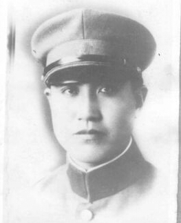 �������h�����|���d������1908������������ڵ�����ͥ���x�켽܊�^(q��)�Γ�܊˾��T��1924���M(j��n)��|���v���������I(y��)����У����У�̹١�1931�����Rռɽ���(du��)����У�����������˽��򿹑�(zh��n)�Ȍ�(du��)������(zh��n)��1936���κӱ����h��܊��У����(d��o)�L(zh��ng)��1938��8���ʲ����x�����(du��)���x�켽܊�^(q��)��ʽ������x�켽܊�^(q��)�Γ�܊������˾��T��1939������Ї�(gu��)���a(ch��n)�h��1940���ڰوF(tu��n)���(zh��n)�Љ��Ҡ������r(sh��)��32�q��