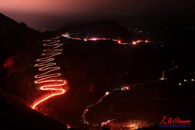 2974�˳ֻ��ͽ������(zh��n)��·��¡��24���ա��γɉ��^�Ļ���L(zh��ng)������ꐁ���?j��n)zӰ�� 