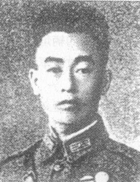 ����t��1905��9�������F��ʡ�󲨿h����1926���������S��܊�ٌW(xu��)У��5�ڲ����ƌW(xu��)��(x��)��1937��������t�����ʲ�������������������(zh��n)��ؓ(f��)؟(z��)���ؼζ�һ�������˔��˶���M������������(zh��n)��������t�����ʲ��D(zhu��n)�Ƶ����֮����(zh��n)���_ʼ�Γ��������܊�{(di��o)����(y��u)�ݱ�����������t�c������ʿ�����ڽ��u�I(l��ng)������t��������ʿ���c��܊����(zh��n)������ҹ�� 1939��2��������t�����ʲ�������𣨲����䣨������·������܊�������Ď��F����(zh��n)�У����ұ���������������ѳ����