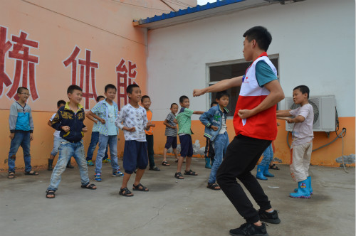 �x�ЌWԺ�tʮ��ů��־Ը����꠵�ɽ��ʡ�����н��ڿh��Ȫ�l(xi��ng)־Ը���������Ȫ�l(xi��ng)�ĺ��ӂ��_�O��ȭ���n�����g�n�������w�|�����M��������ȫ��l(f��)չ��