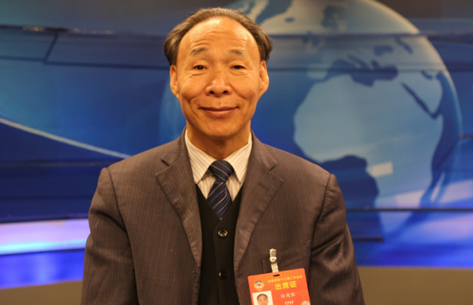 全國政協(xié)常委、中國作家協(xié)會(huì)副主席白庚勝：民族文化的保護(hù)與發(fā)展