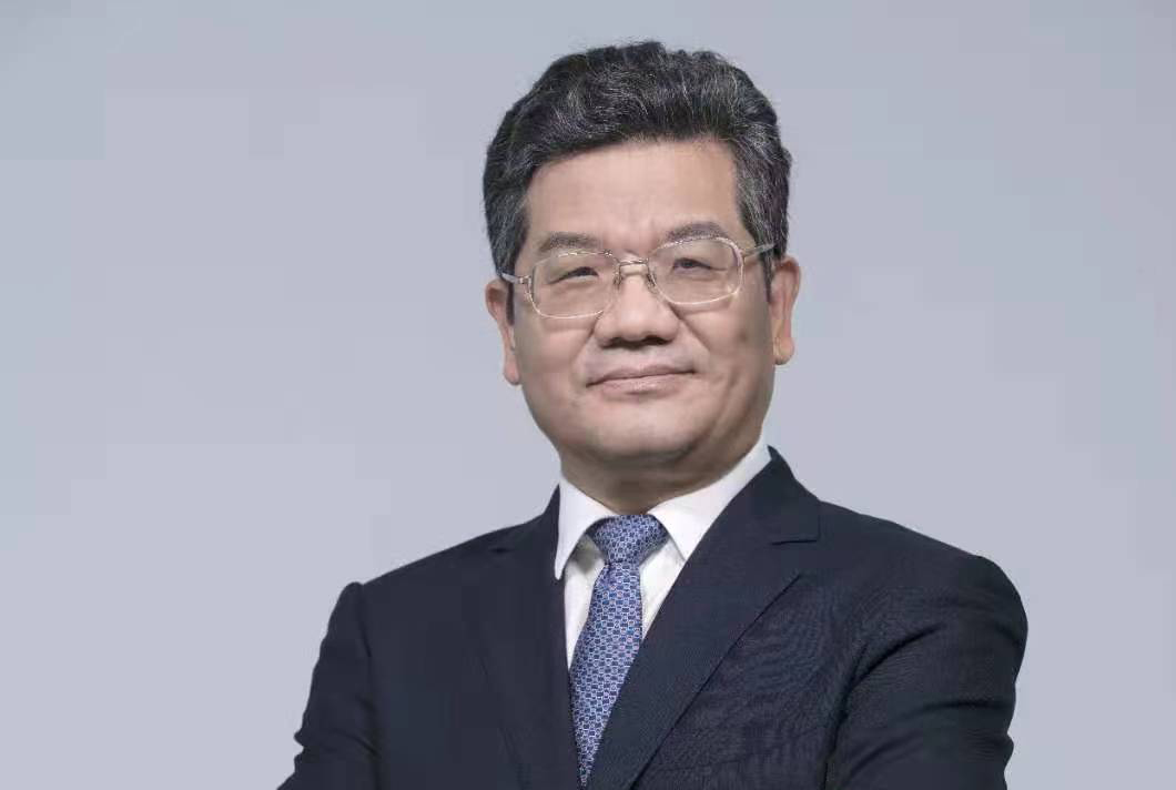 全國政協(xié)委員、中國稅務(wù)學(xué)會(huì)副會(huì)長 張連起